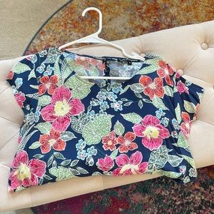 Boutique find! Size M